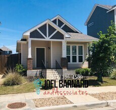 Building Photo - Available May 31: Blanco Vista Home with L...