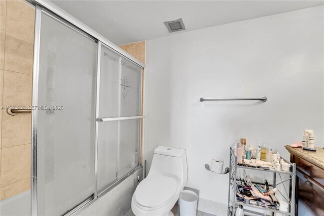 Building Photo - 919 Hillcrest Dr