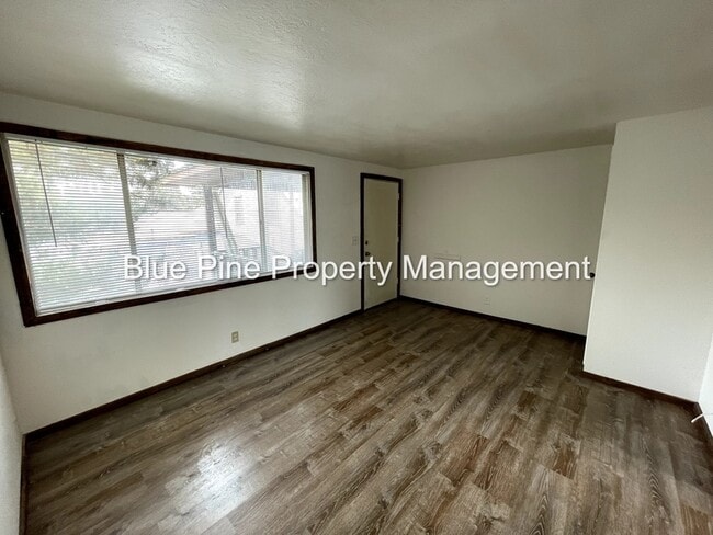 Building Photo - 450 H St