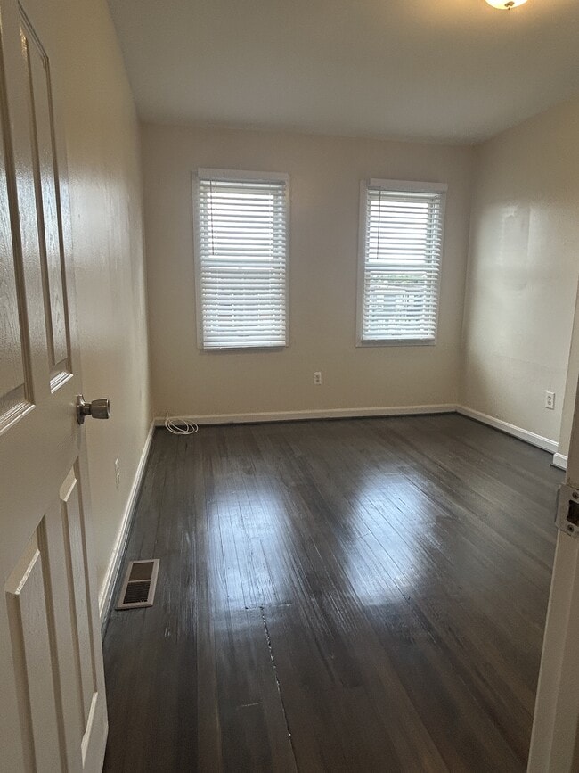 Building Photo - 1604 Moreland Ave