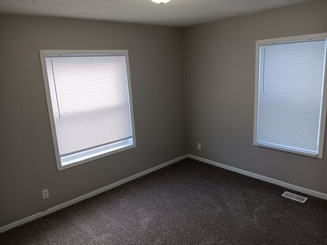 Building Photo - For Rent - Four-Bedroom Two-Bathroom Home Available NOW!