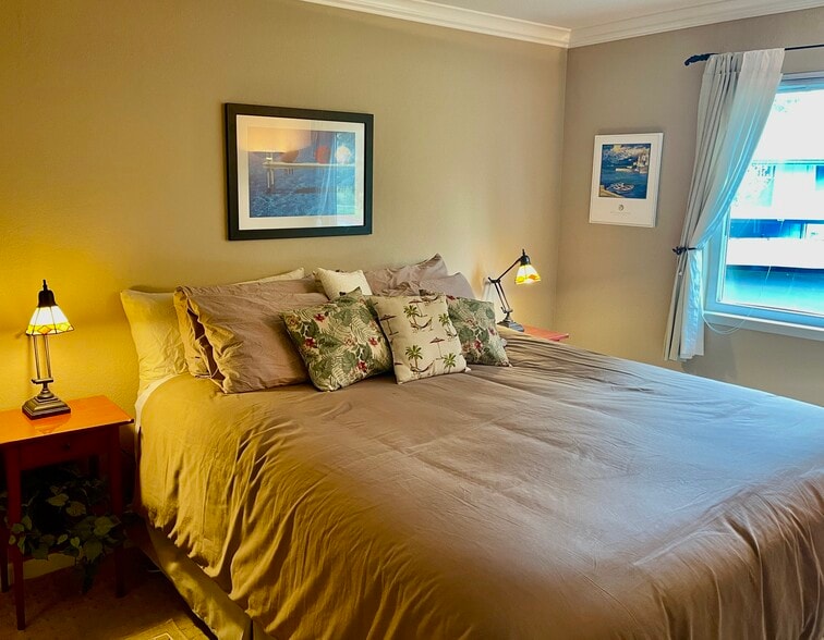 Master Bedroom - 303 Masters Ct