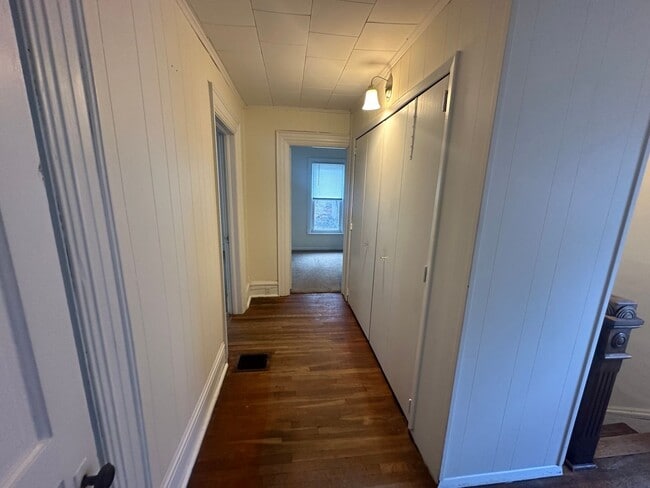 Building Photo - 3 Bedroom Home Available Soon