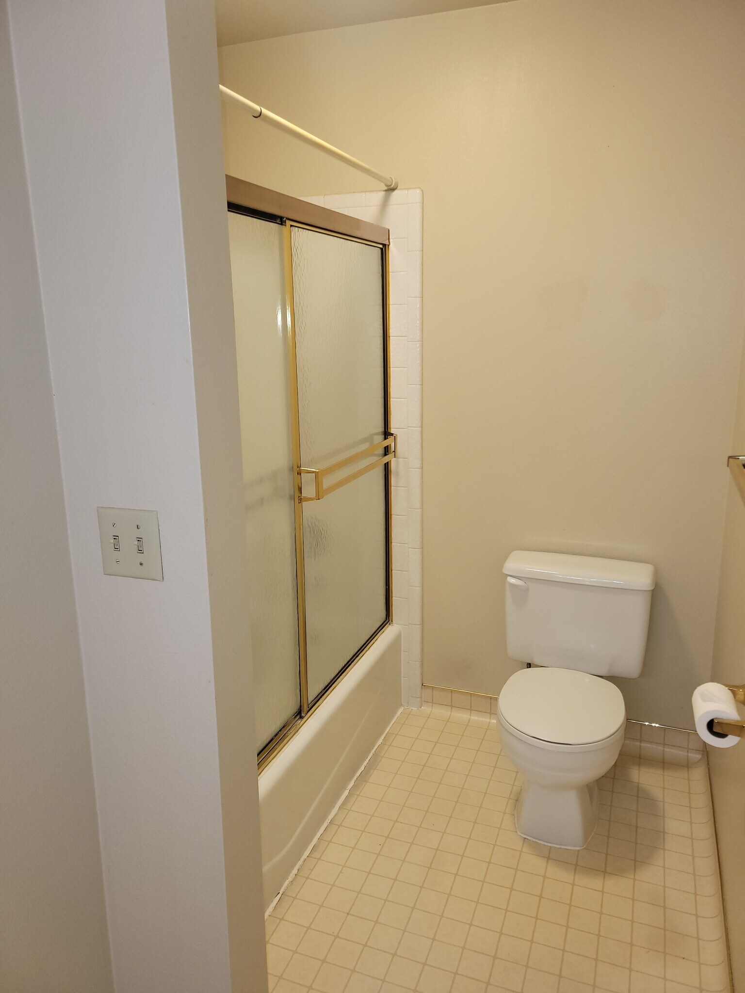 Building Photo - 1058 Padre Dr