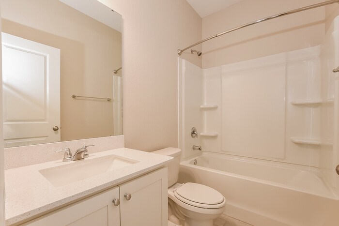 Building Photo - 2704 Island Walk Dr