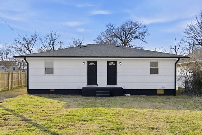 Building Photo - 522 N Park Ave