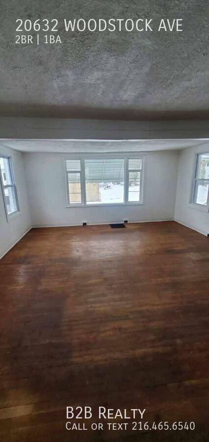 Building Photo - 20632 Woodstock Ave