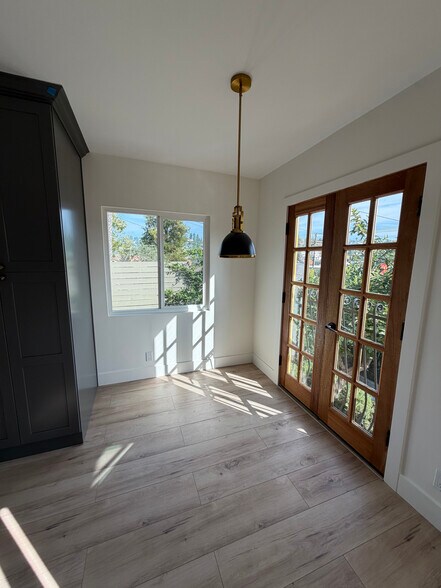 Building Photo - 2113 Montana St