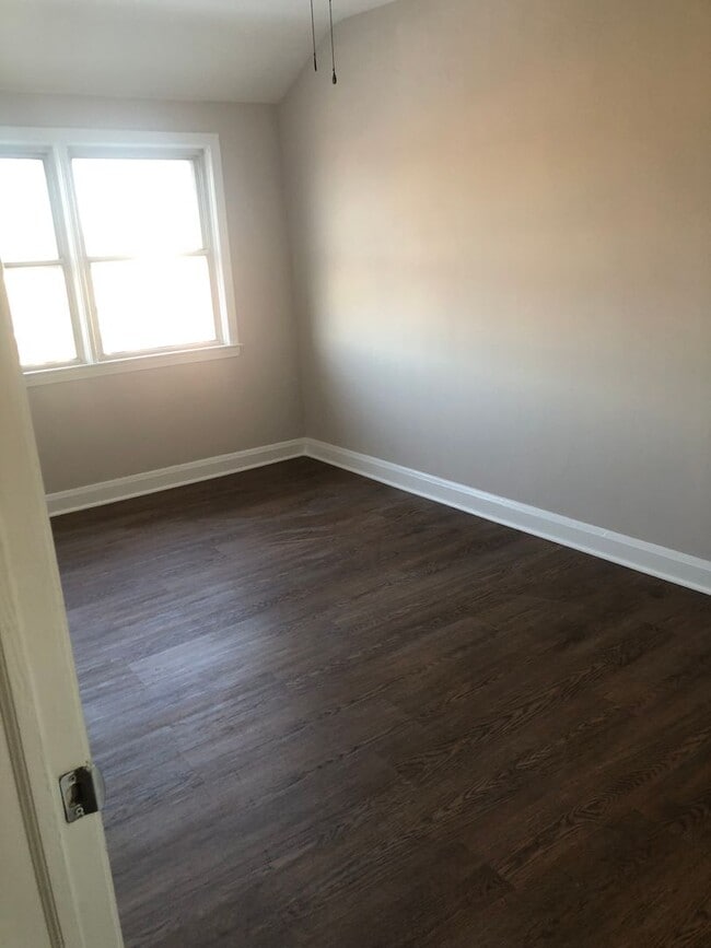 Building Photo - 3 Bedroom townhouse in Baltimore County Middlesex