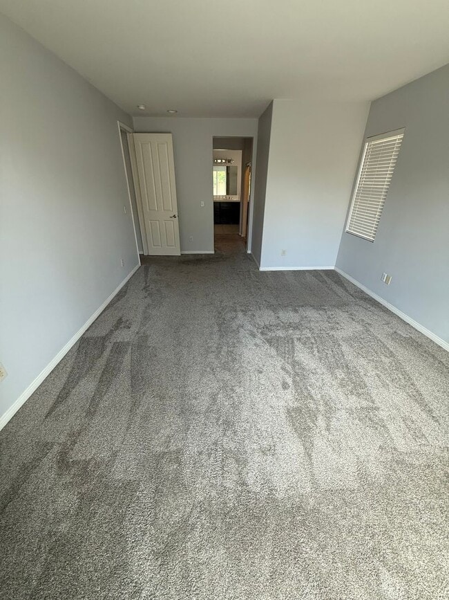 Building Photo - Elegant 4-Bedroom, 3-Bathroom Home with 3-...