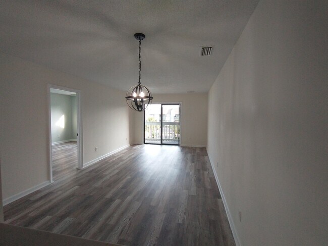 Building Photo - 7700 Porcher Dr