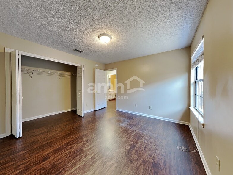 Building Photo - 7765 Spring Branch Dr N