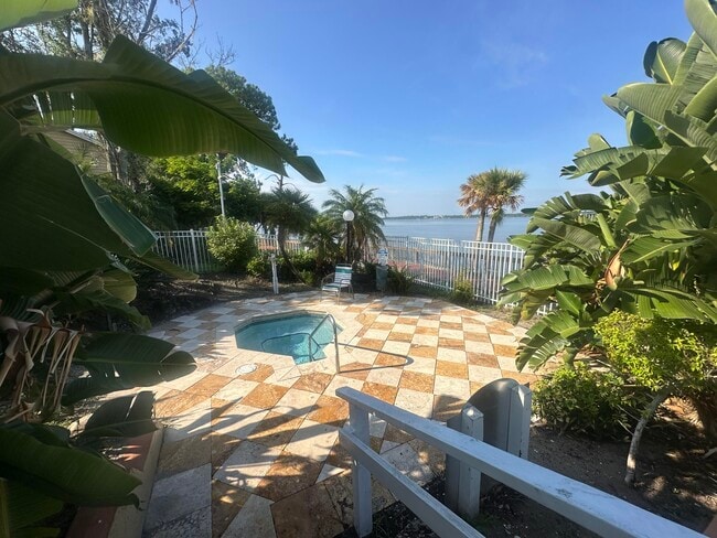 Building Photo - 225 S Tropical Trail