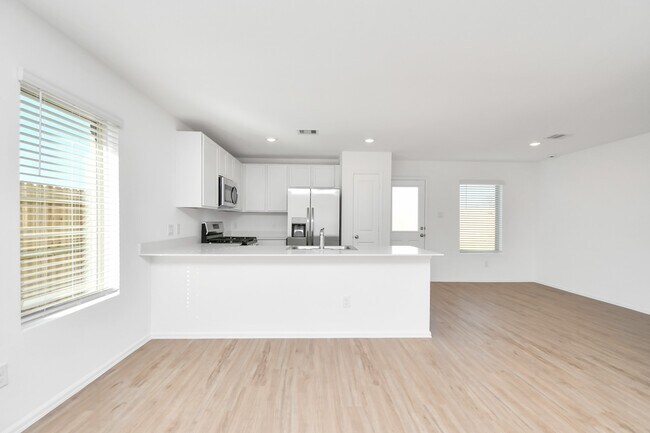 Building Photo - 27010 Breakaway Ln