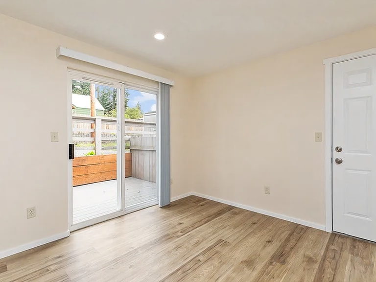 Dining Room and Patio Sliding Door - 1921 Chestnut St