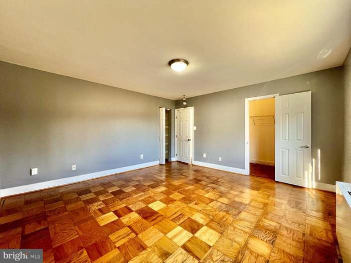 Building Photo - 1009 Chillum Rd