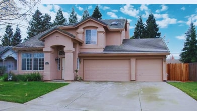 Building Photo - Expansive Elk Grove Retreat: 4-Bedroom Hom...