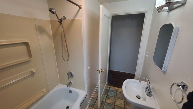 Building Photo - Johnson Duplex