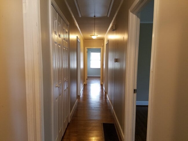 Building Photo - 406 Owens Dr