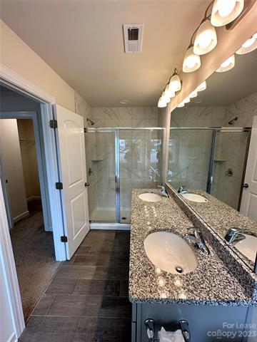 Building Photo - 5840 Clan MacLaine Dr