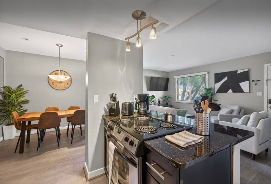 Building Photo - 7845 E Valley Vista Dr