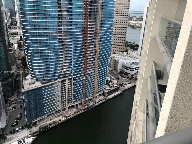 Building Photo - 475 Brickell Ave