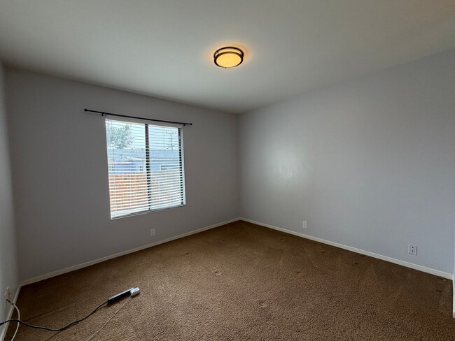 Building Photo - Vandenberg Village Condo