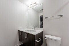 Building Photo - 1325 N Wells St