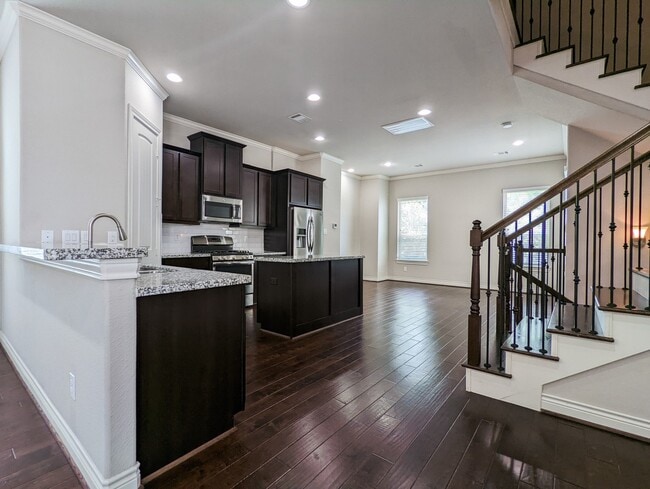 Building Photo - 5323 Kiam St