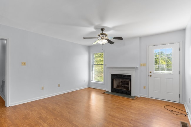 Building Photo - 736 Comet Dr