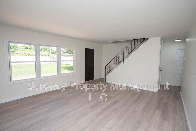 Building Photo - 73 Somerset Dr