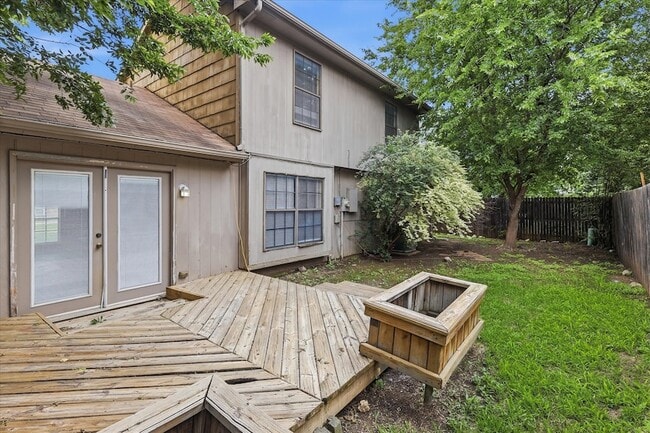 Building Photo - 6733 Dandelion Dr