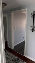 Building Photo - 42 Shore Ln