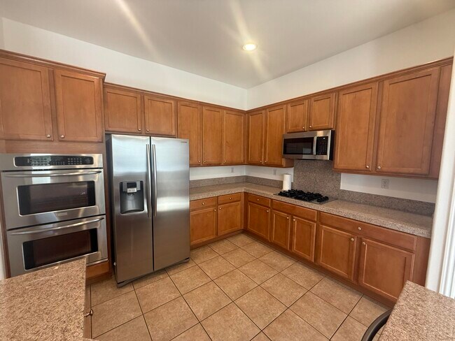 Building Photo - 103 Romanza Ln
