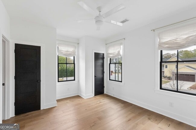 Building Photo - 98 Middle St