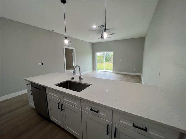 Building Photo - 12128 Henley Ave