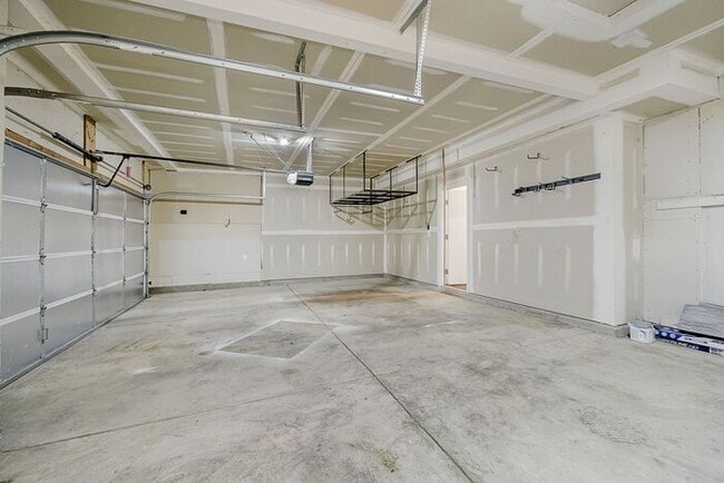 Building Photo - 6563 Enclave Blvd