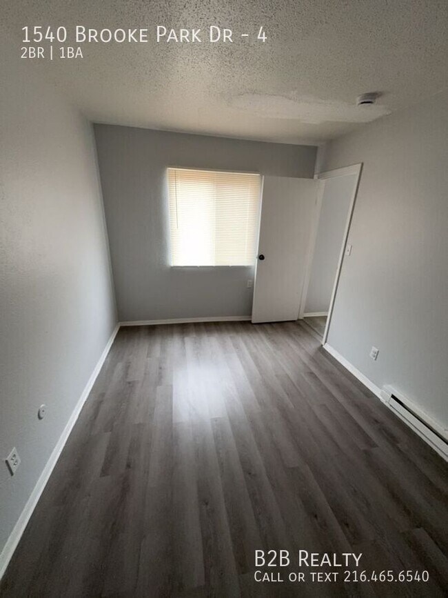 Building Photo - 1540 Brooke Park Dr