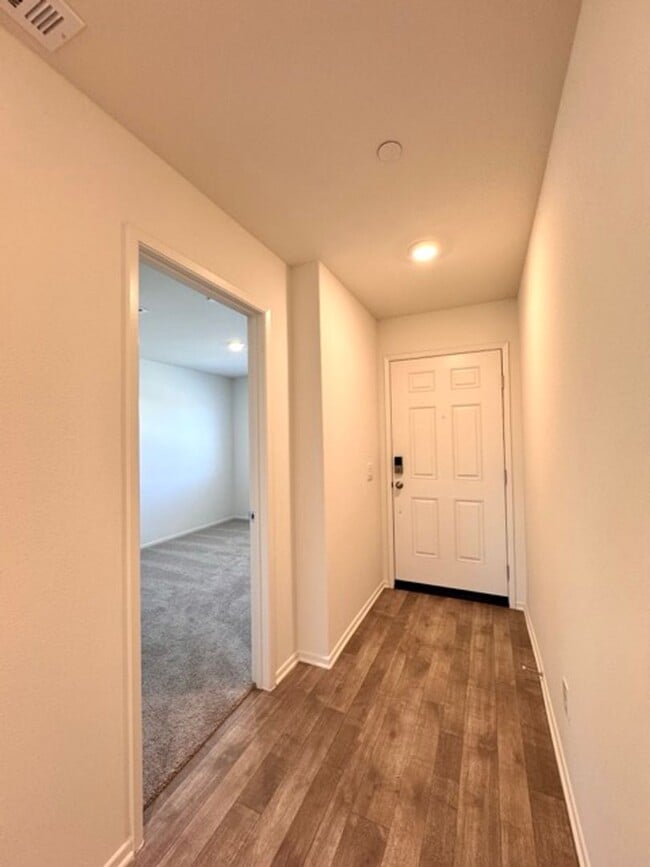 Building Photo - Brand New 3 Bedroom Single Story Home For ...