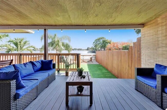 Building Photo - 2413 SW 58th Manor