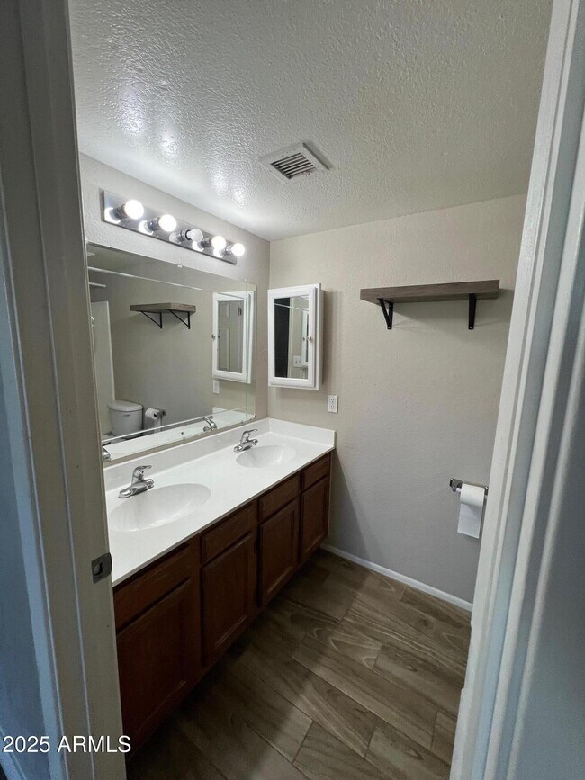 Building Photo - 5819 N 59th Dr