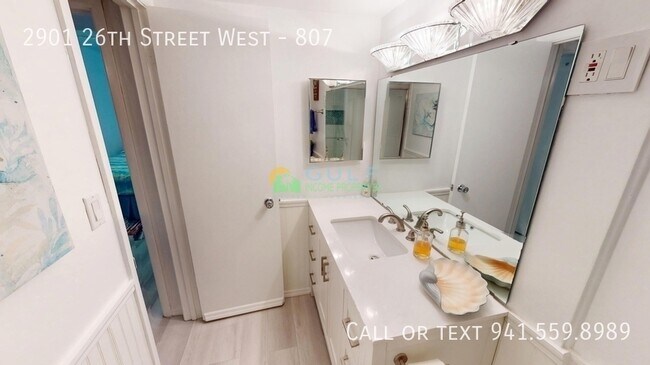 Building Photo - 2901 26th St W