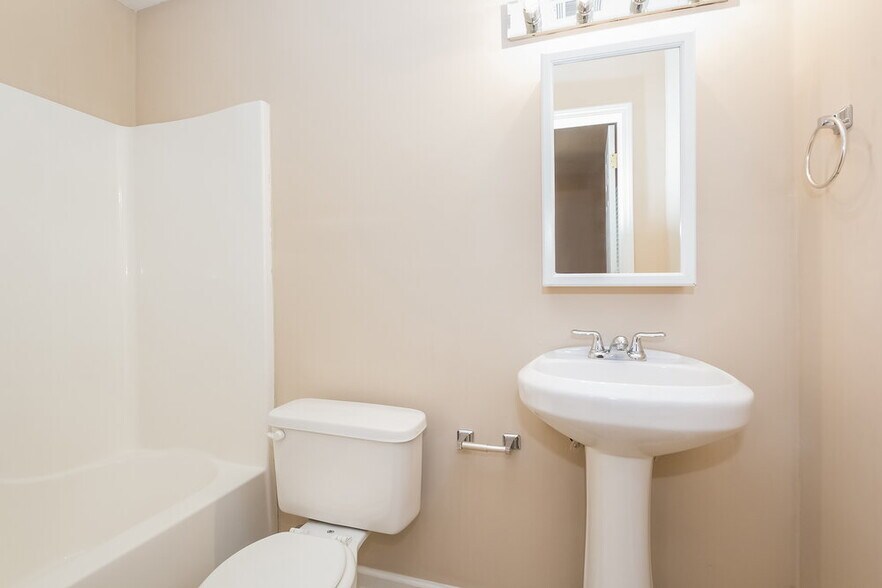 Building Photo - 3885 Dollar Cir
