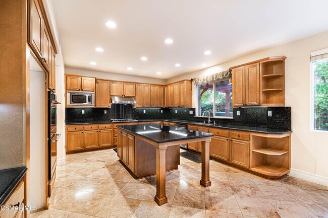 Building Photo - 5197 Via Jacinto