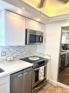 Building Photo - 815 Middle River Dr