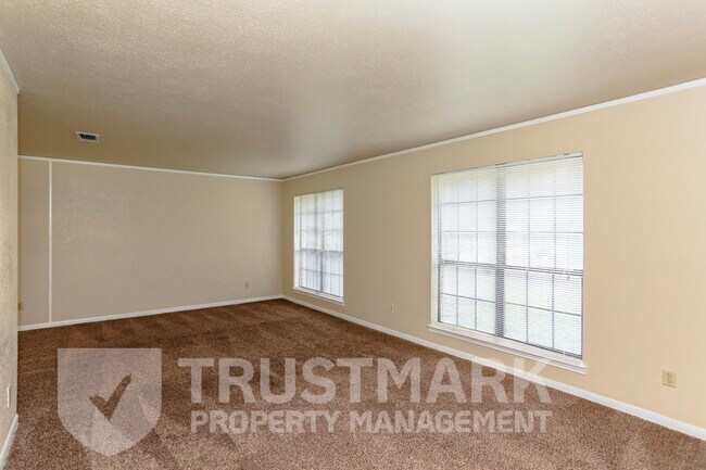 Building Photo - 1905 Elk Trail