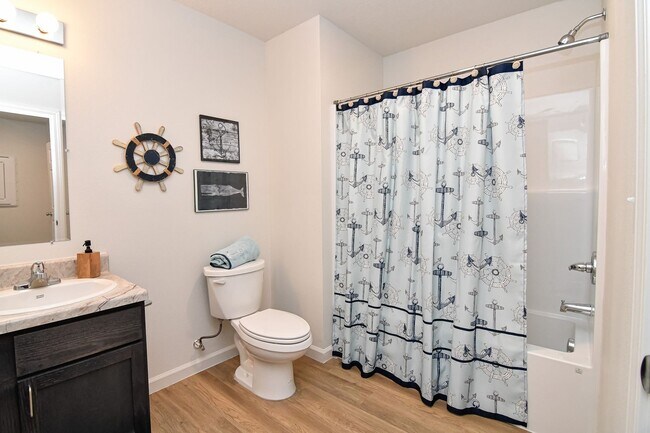 Building Photo - 3 Bedroom, Single-story Townhomes for rent...