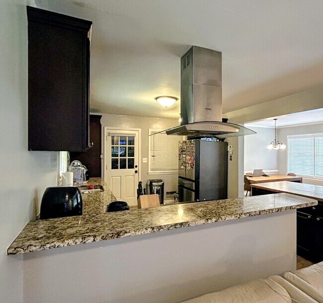 Building Photo - 816 Valley Creek Dr