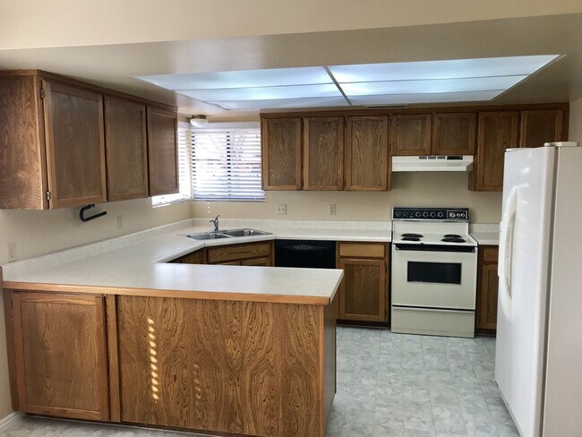 Building Photo - 840 S 400 E