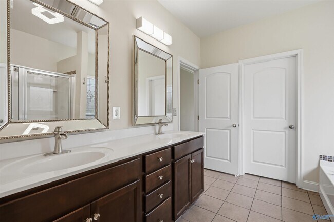 Building Photo - 3011 Magnolia Leaf Cir SE